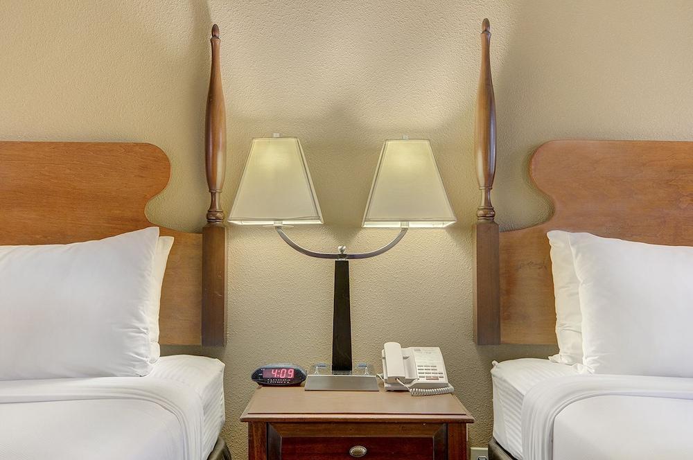Quality Inn & Suites Tulare Dış mekan fotoğraf