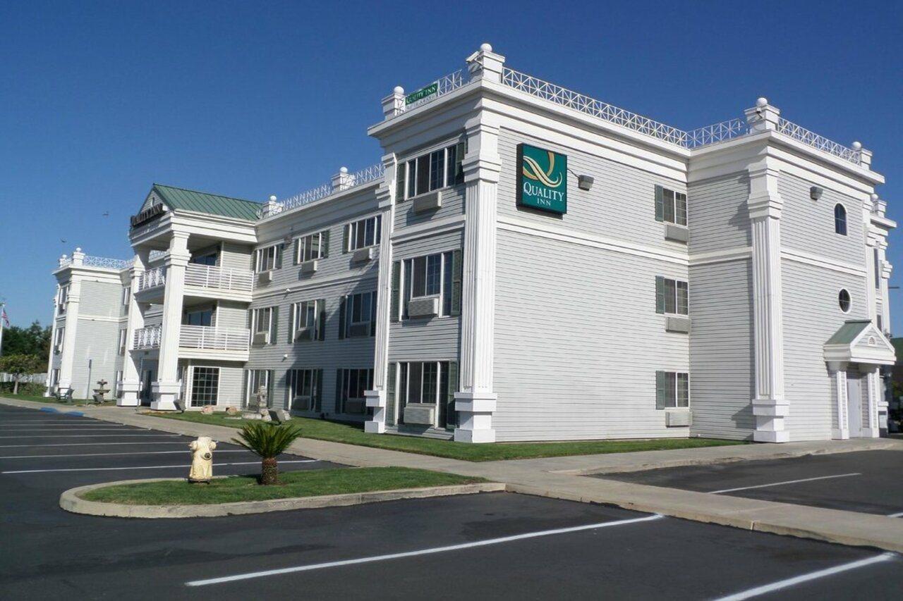 Quality Inn & Suites Tulare Dış mekan fotoğraf
