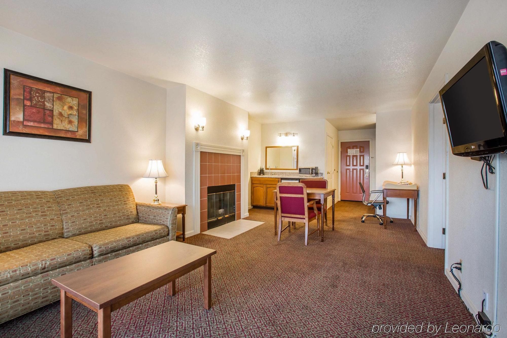 Quality Inn & Suites Tulare Dış mekan fotoğraf
