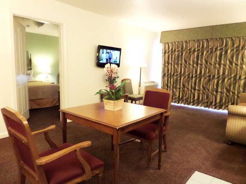Quality Inn & Suites Tulare Dış mekan fotoğraf