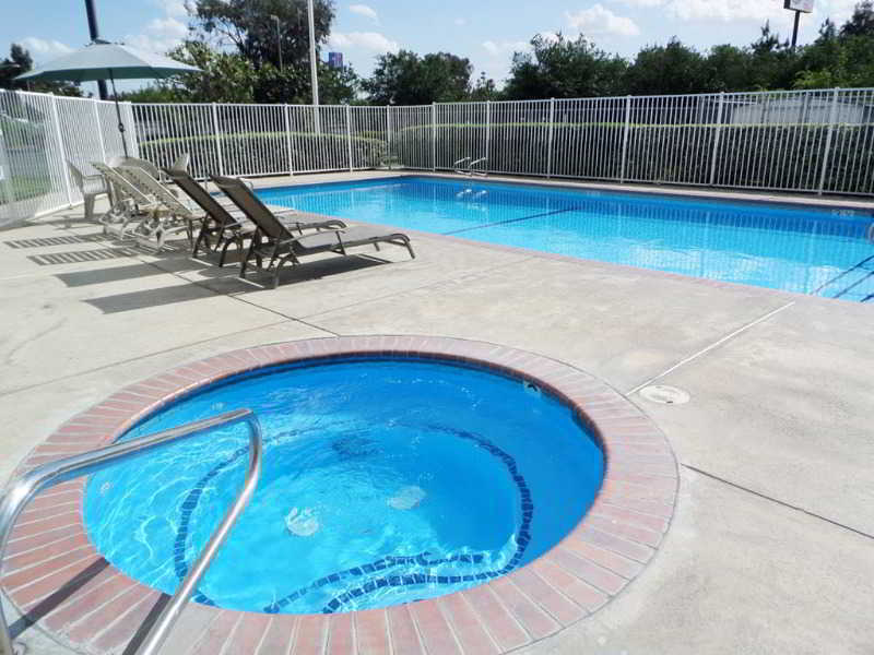 Quality Inn & Suites Tulare Dış mekan fotoğraf